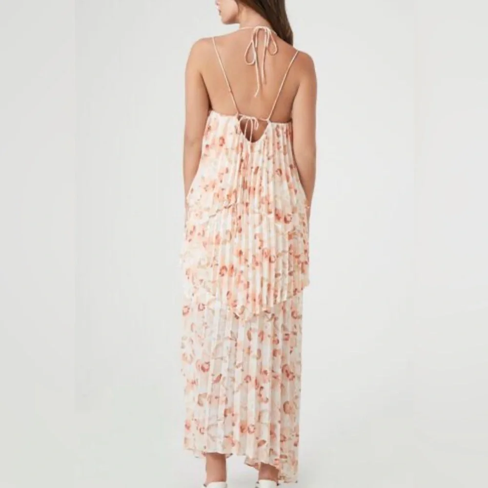 Floral chiffon pleated maxi dress nwot - Picture 2 of 4